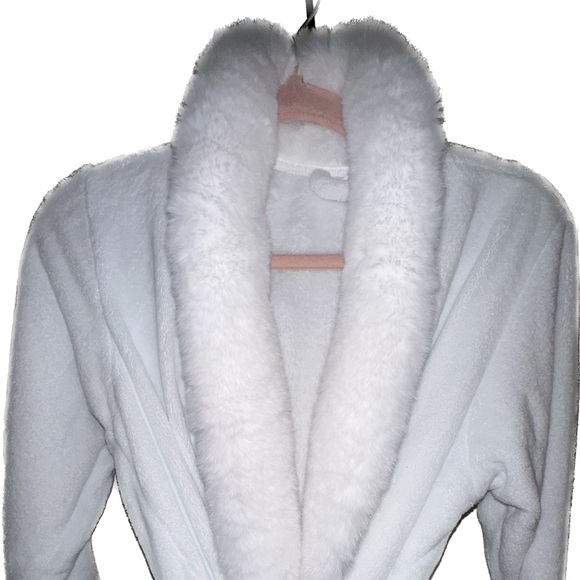 Pottery Barn Robe - Picture 6 of 8